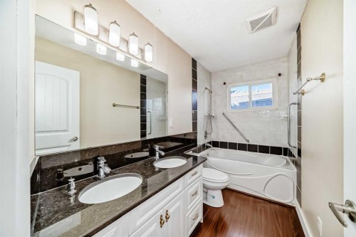 130 Braniff Crescent Sw, Calgary, AB - Indoor Photo Showing Bathroom