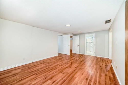 130 Braniff Crescent Sw, Calgary, AB - Indoor Photo Showing Other Room