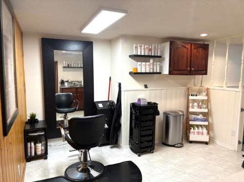 124 Glenpatrick Drive Sw, Calgary, AB - Indoor