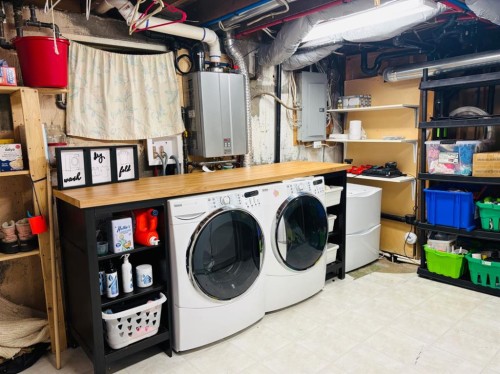 124 Glenpatrick Drive Sw, Calgary, AB - Indoor Photo Showing Laundry Room
