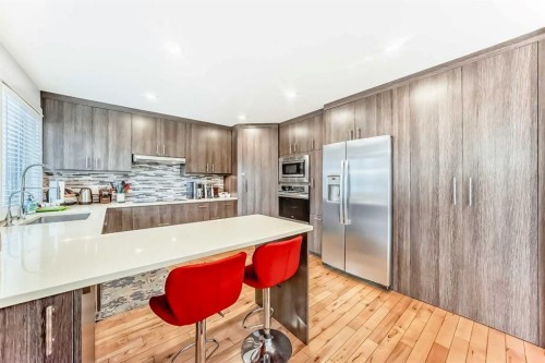 1-1406 2Nd Avenue, Canmore, AB - Indoor Photo Showing Kitchen