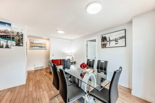 1-1406 2Nd Avenue, Canmore, AB - Indoor Photo Showing Dining Room