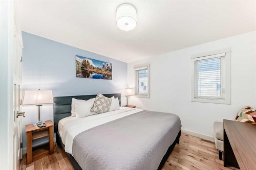 1-1406 2Nd Avenue, Canmore, AB - Indoor Photo Showing Bedroom