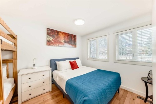 1-1406 2Nd Avenue, Canmore, AB - Indoor Photo Showing Bedroom