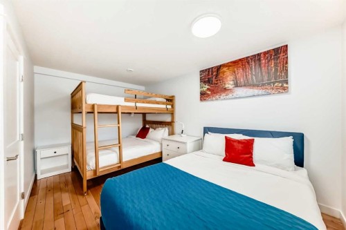 1-1406 2Nd Avenue, Canmore, AB - Indoor Photo Showing Bedroom