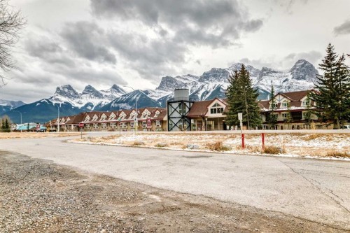 1-1406 2Nd Avenue, Canmore, AB - Outdoor