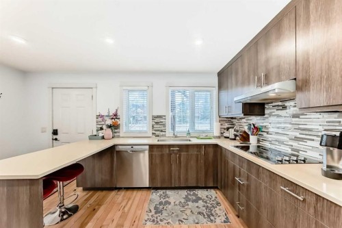 1-1406 2Nd Avenue, Canmore, AB - Indoor Photo Showing Kitchen With Upgraded Kitchen
