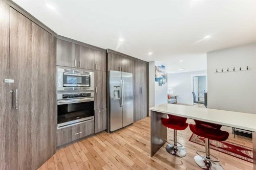1-1406 2Nd Avenue, Canmore, AB - Indoor Photo Showing Kitchen