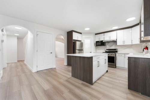 115 Taracove Landing Ne, Calgary, AB - Indoor Photo Showing Kitchen