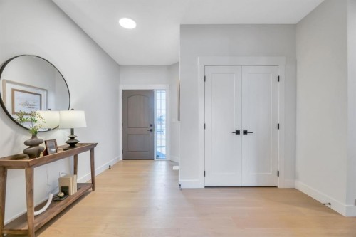 80 Legacy Woods Crescent Se, Calgary, AB - Indoor Photo Showing Other Room