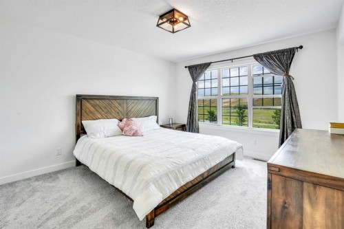 353 Walcrest View Se, Calgary, AB - Indoor Photo Showing Bedroom