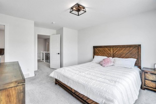 353 Walcrest View Se, Calgary, AB - Indoor Photo Showing Bedroom