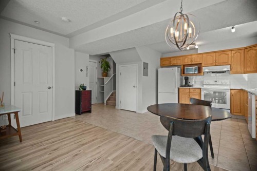 304-1608 12 Avenue Sw, Calgary, AB - Indoor Photo Showing Kitchen