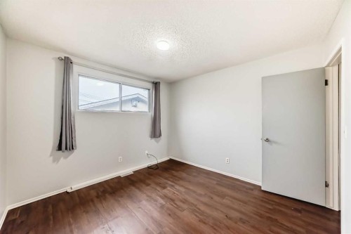 16 Beaver Dam Place Ne, Calgary, AB - Indoor Photo Showing Other Room