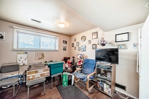 16 Beaver Dam Place Ne, Calgary, AB - Indoor