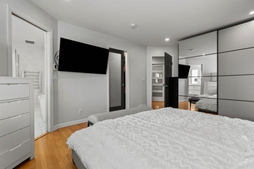 239-4037 42 Street Nw, Calgary, AB - Indoor Photo Showing Bedroom