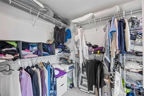 656 Bayview Way Sw, Airdrie, AB - Indoor With Storage