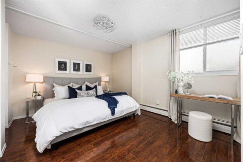 101-316 Cedar Crescent Sw, Calgary, AB - Indoor Photo Showing Bedroom