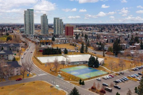 101-316 Cedar Crescent Sw, Calgary, AB - Outdoor With View