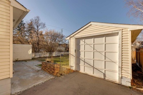 519 34 Street Nw, Calgary, AB - Outdoor With Exterior