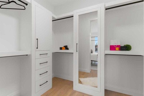 2325 23 Street Nw, Calgary, AB - Indoor Photo Showing Other Room