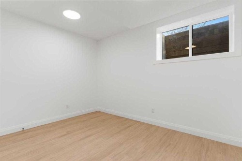 2325 23 Street Nw, Calgary, AB - Indoor Photo Showing Other Room