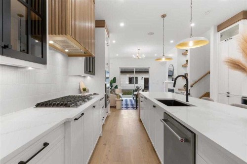 2325 23 Street Nw, Calgary, AB - Indoor Photo Showing Kitchen With Upgraded Kitchen