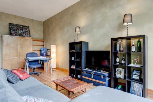 102-59 Glamis Drive Sw, Calgary, AB - Indoor