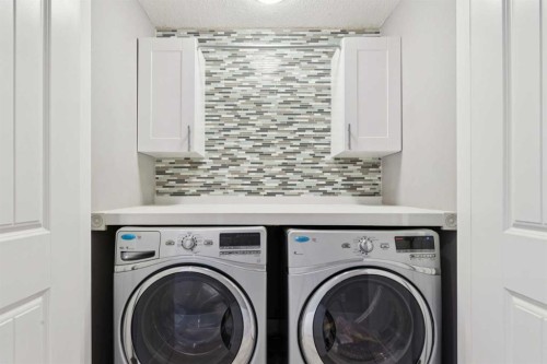 4509 19 Avenue Nw, Calgary, AB - Indoor Photo Showing Laundry Room