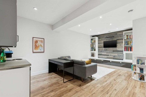 4509 19 Avenue Nw, Calgary, AB - Indoor