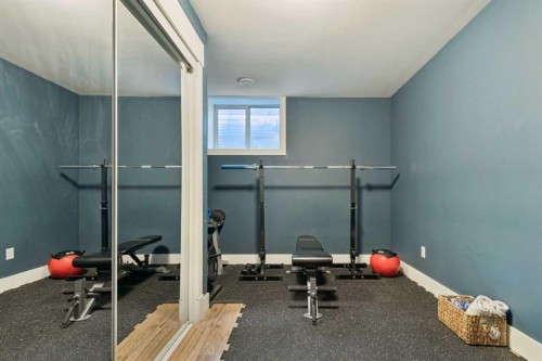 4509 19 Avenue Nw, Calgary, AB - Indoor Photo Showing Gym Room