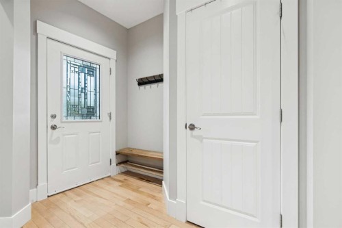 4509 19 Avenue Nw, Calgary, AB - Indoor Photo Showing Other Room