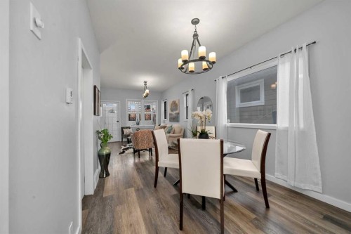 207 31 Avenue Nw, Calgary, AB - Indoor Photo Showing Dining Room