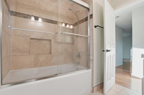 108 Falchurch Crescent Ne, Calgary, AB - Indoor Photo Showing Bathroom