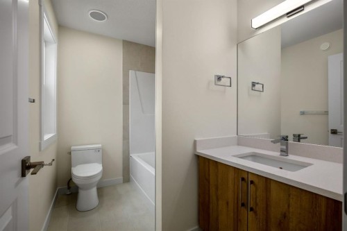 585 Corner Meadows Way Ne, Calgary, AB - Indoor Photo Showing Bathroom
