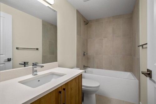585 Corner Meadows Way Ne, Calgary, AB - Indoor Photo Showing Bathroom