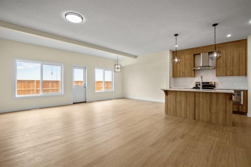 585 Corner Meadows Way Ne, Calgary, AB - Indoor Photo Showing Kitchen