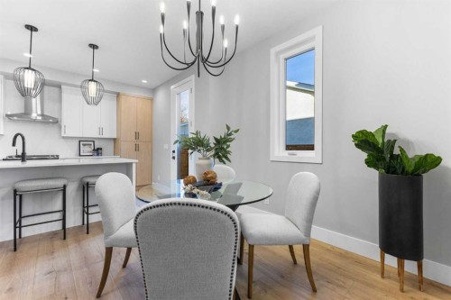 100 West Glen Crescent Sw, Calgary, AB - Indoor Photo Showing Dining Room