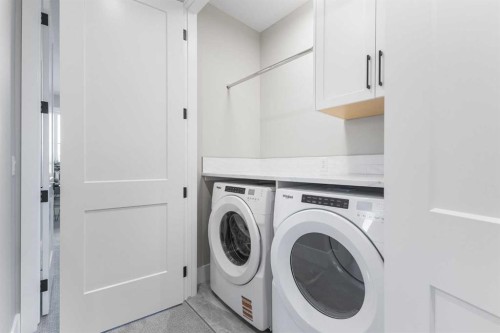 100 West Glen Crescent Sw, Calgary, AB - Indoor Photo Showing Laundry Room