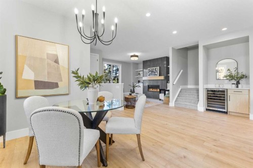 100 West Glen Crescent Sw, Calgary, AB - Indoor Photo Showing Dining Room