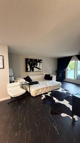 201-3727 42 Street Nw, Calgary, AB - Indoor Photo Showing Bedroom