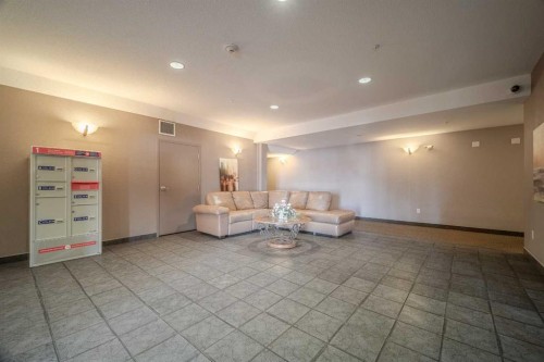 1202-2370 Bayside Road Sw, Airdrie, AB - Indoor Photo Showing Other Room