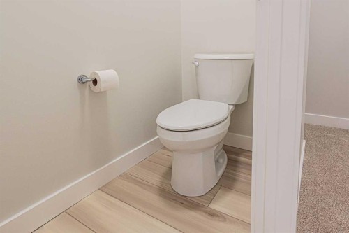 65 Amblefield View Nw, Calgary, AB - Indoor Photo Showing Bathroom