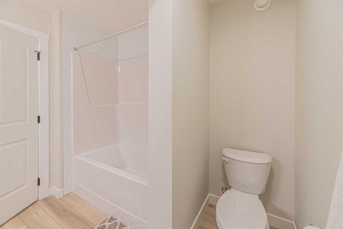 65 Amblefield View Nw, Calgary, AB - Indoor Photo Showing Bathroom
