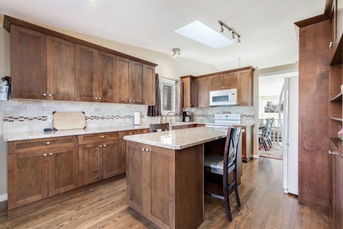 1808 Meadowbrook Gate Se, Airdrie, AB - Indoor Photo Showing Kitchen