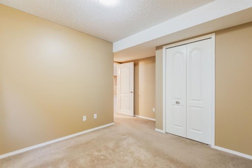 1808 Meadowbrook Gate Se, Airdrie, AB - Indoor Photo Showing Other Room