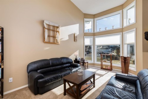1808 Meadowbrook Gate Se, Airdrie, AB - Indoor Photo Showing Living Room