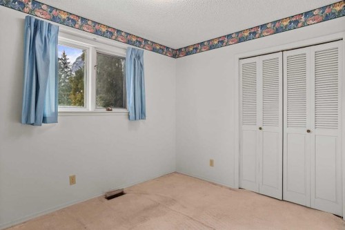 113 Larch Place, Canmore, AB - Indoor Photo Showing Other Room
