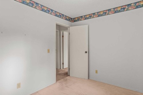 113 Larch Place, Canmore, AB - Indoor Photo Showing Other Room