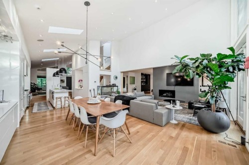 1128 Riverdale Avenue Sw, Calgary, AB - Indoor